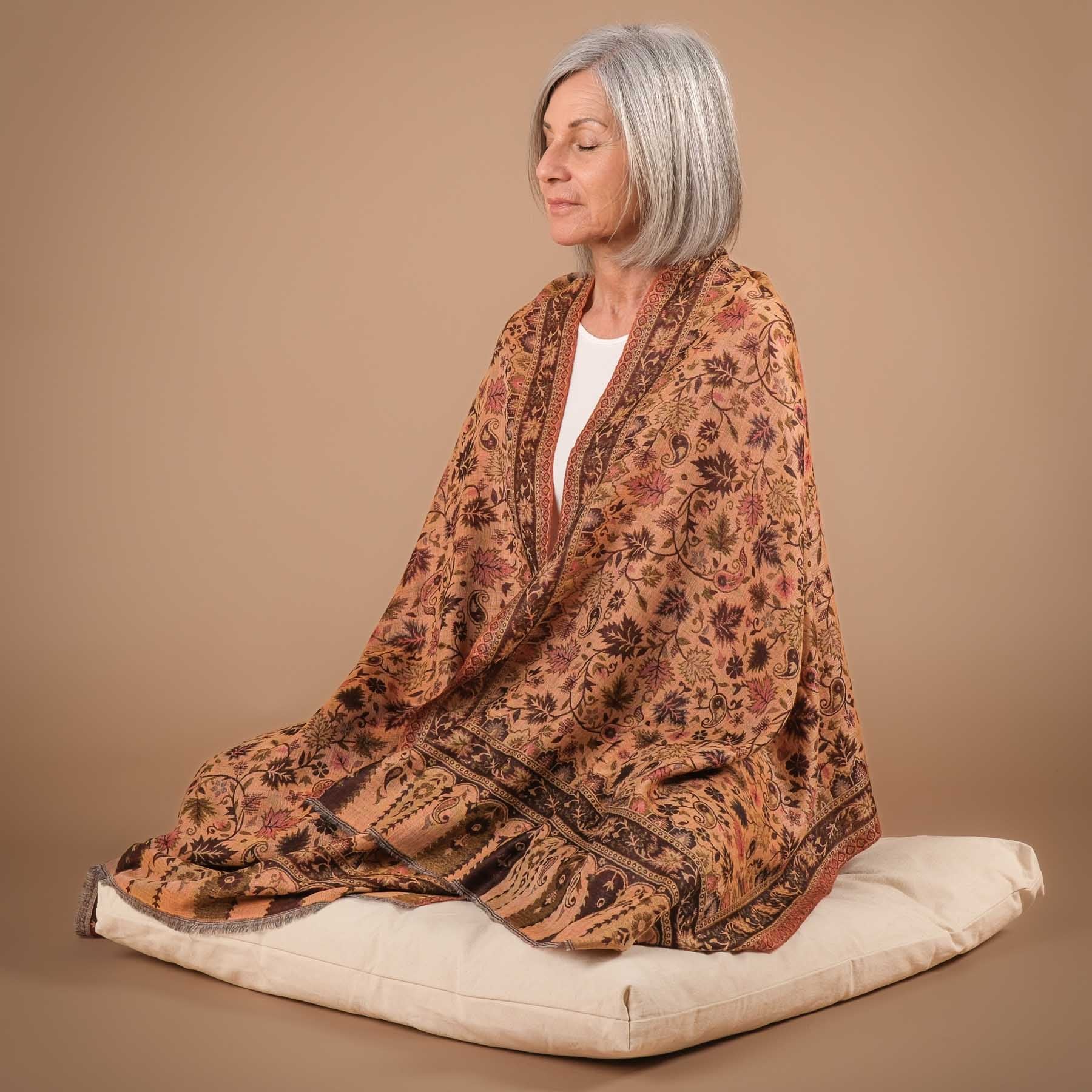 Meditazione scialle sciarpa lana fine Cenerentola
