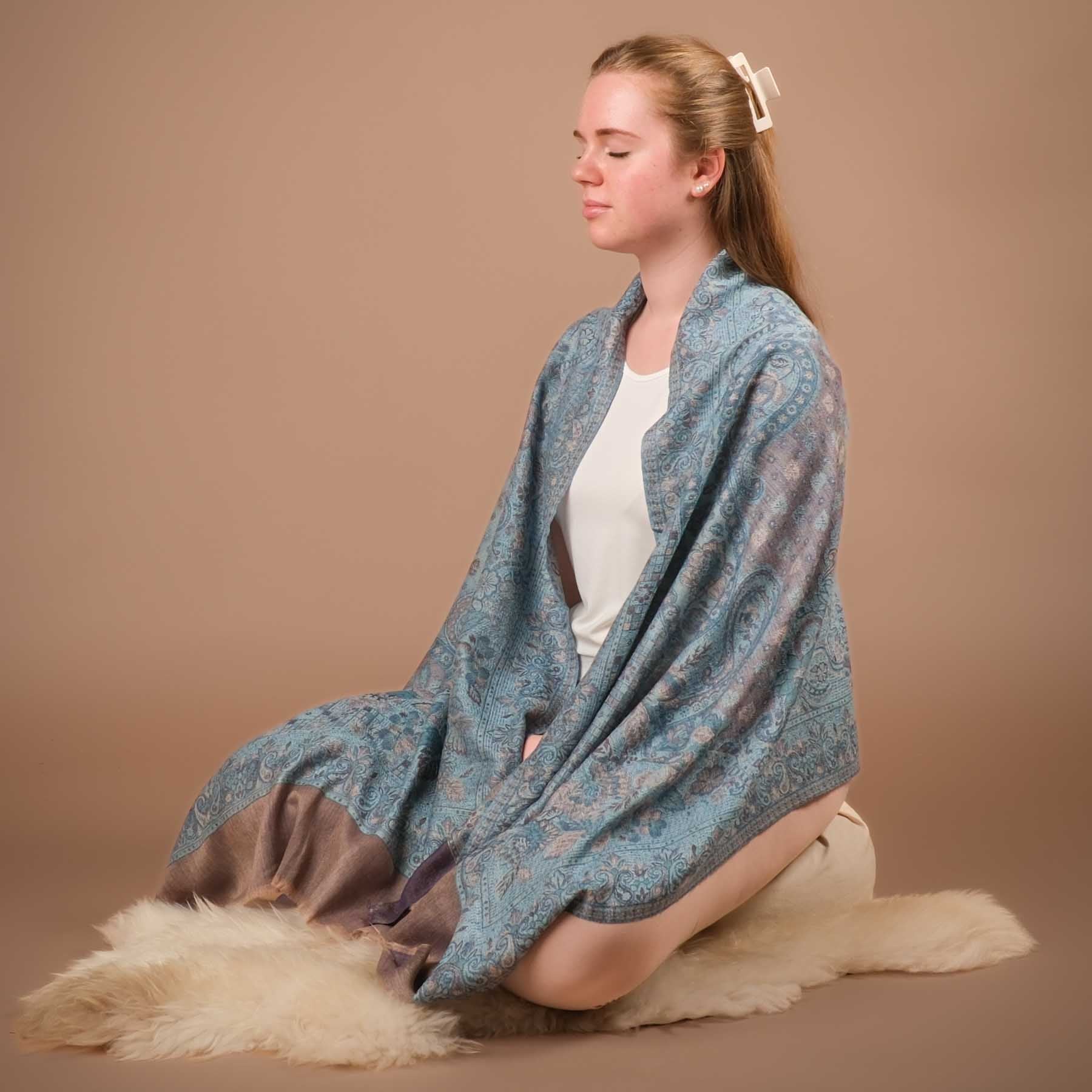 Scialle da meditazione in lana fine Mangrovia