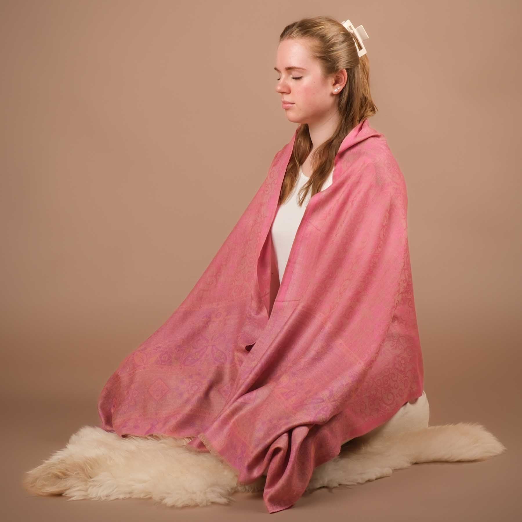 Scialle da meditazione in lana fine Rosalind