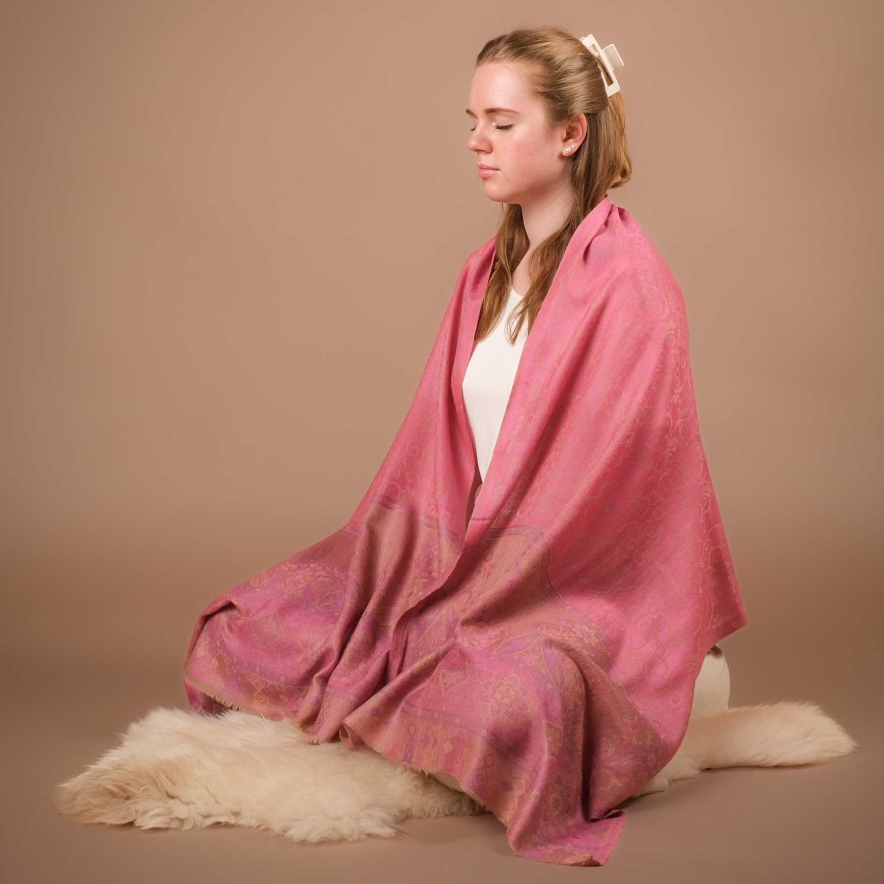 Scialle da meditazione in lana fine Rosalind