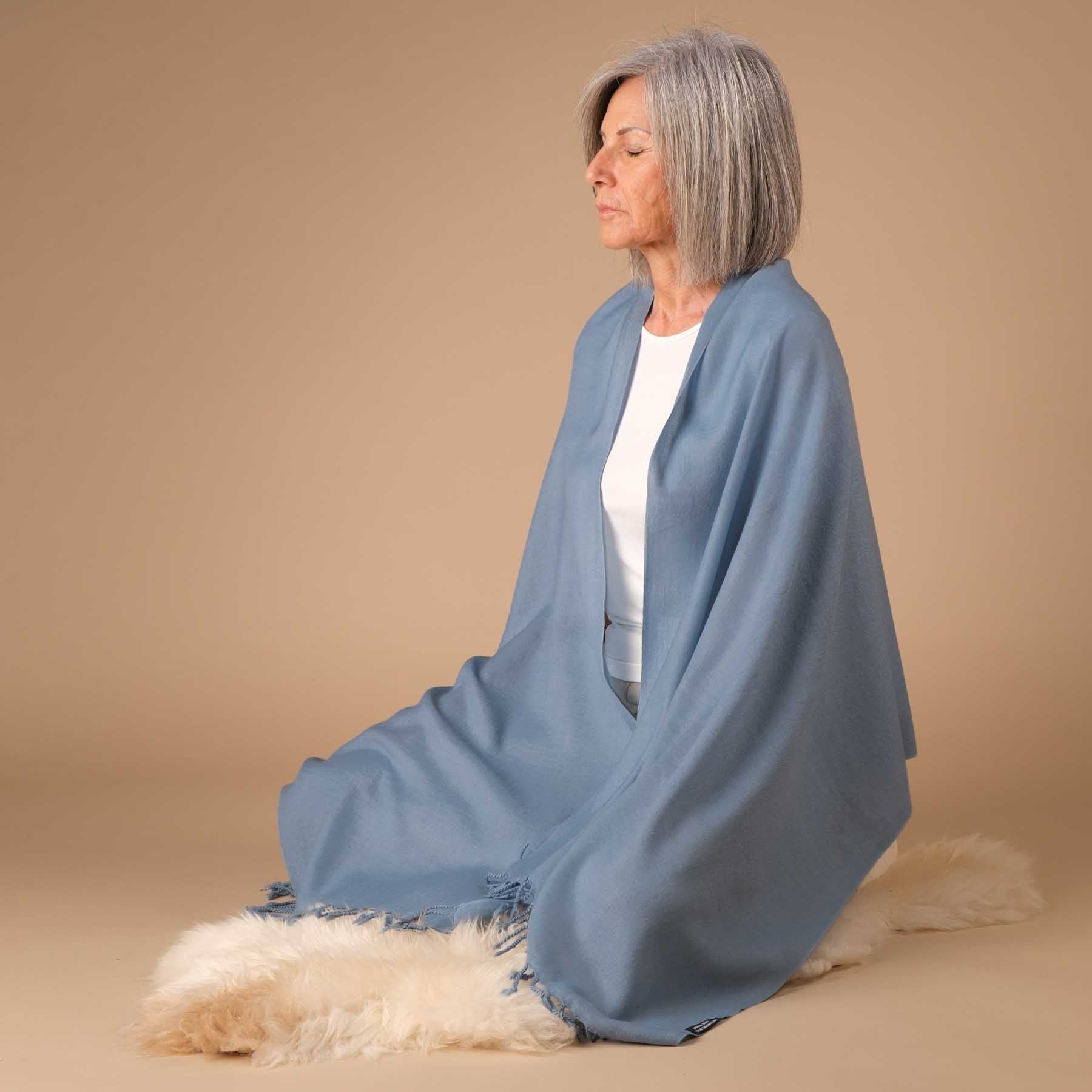 Sciarpa Meditation in lana merino uni grigio blu