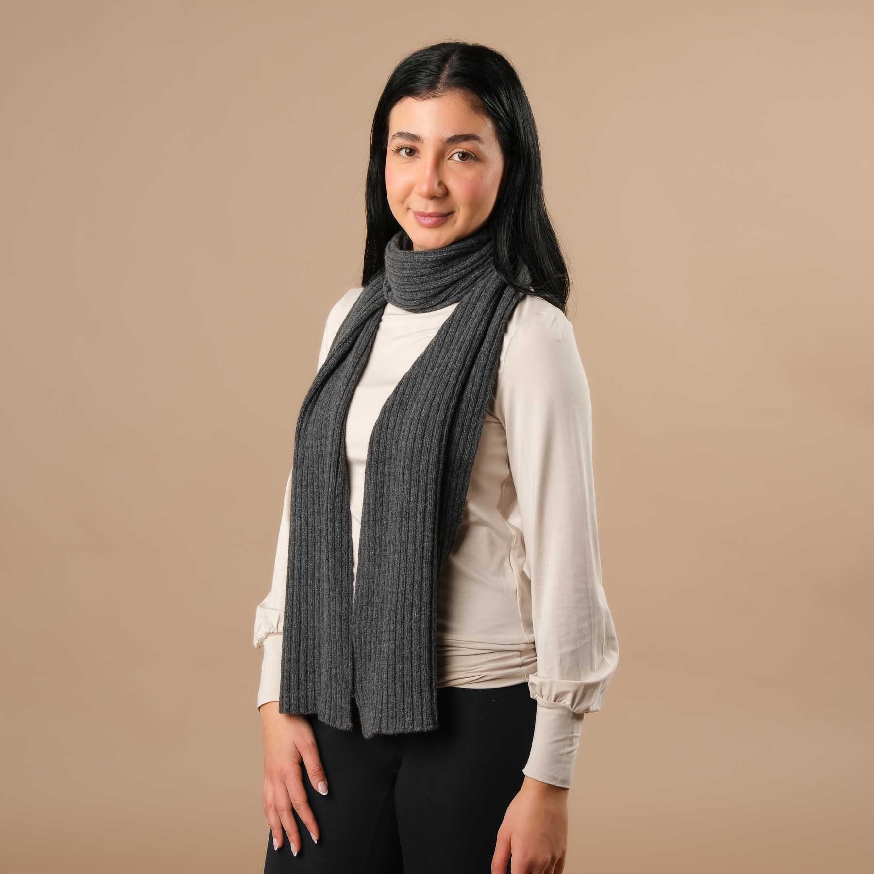 Sciarpa in cashmere a coste antracite