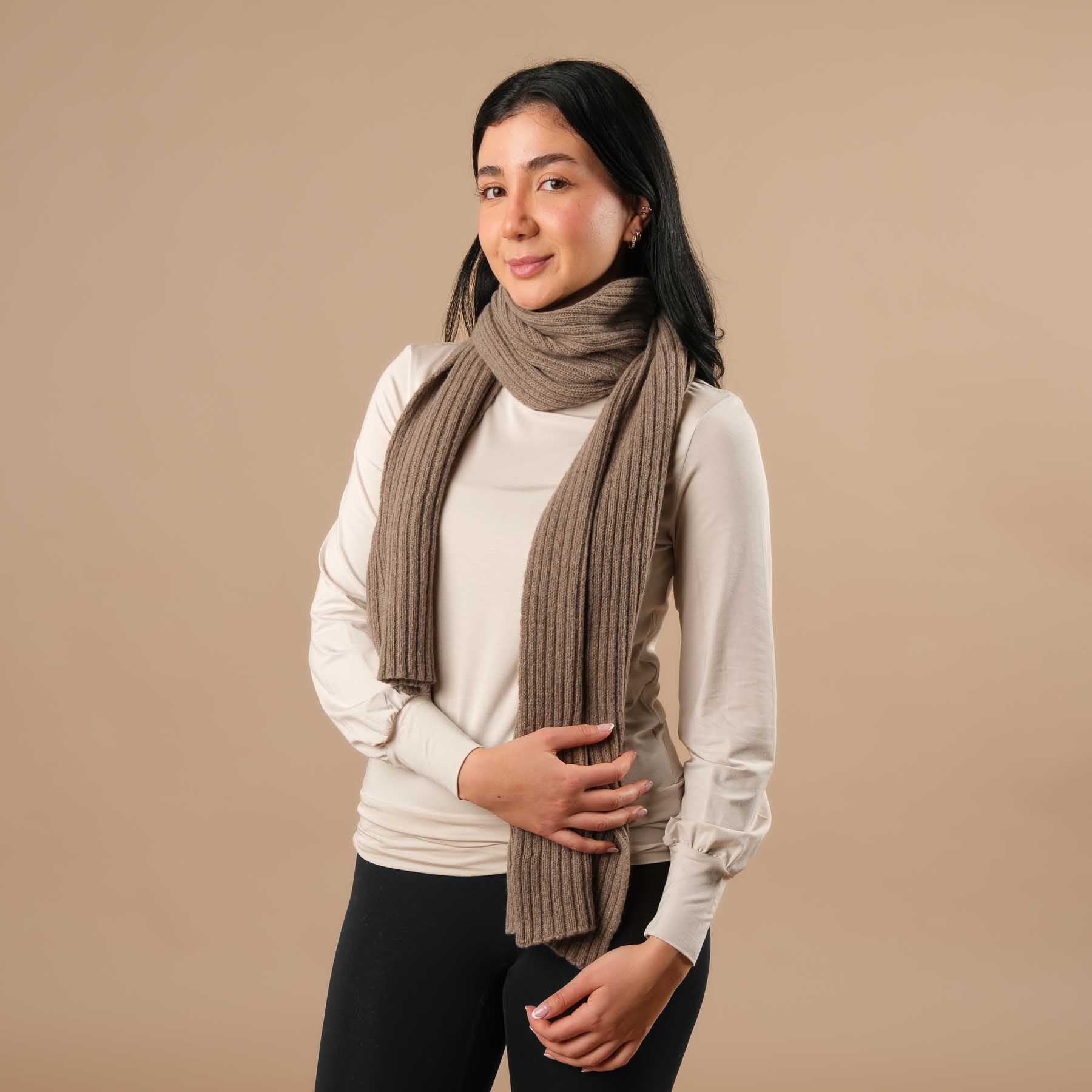 Sciarpa in cashmere a coste marrone