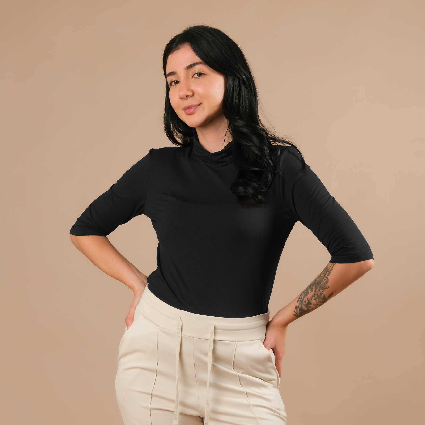 Camicia yoga con collo a dolcevita e manica corta nera