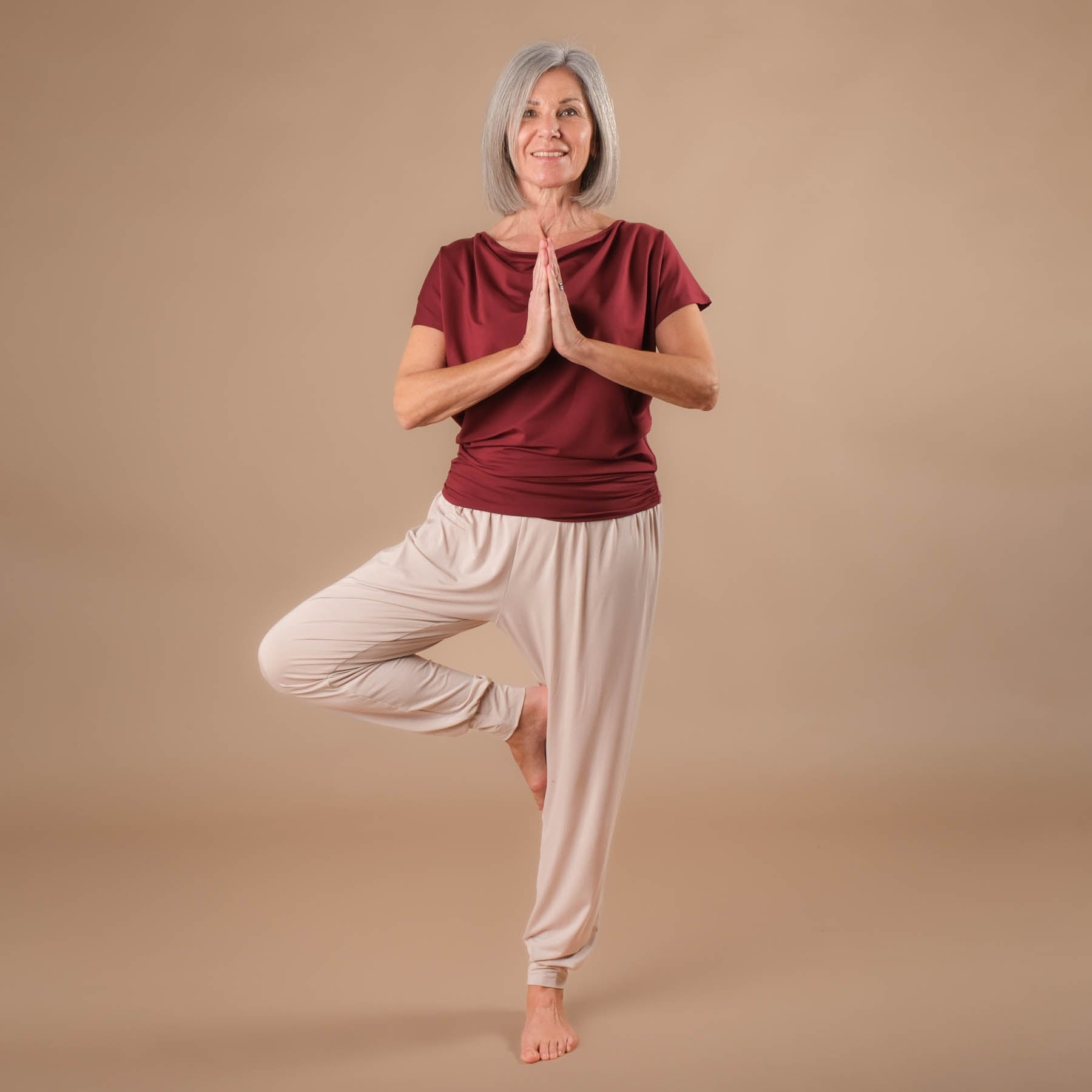 Camicia yoga a cascata, super sostenibile, cucita in Svizzera, bordeaux