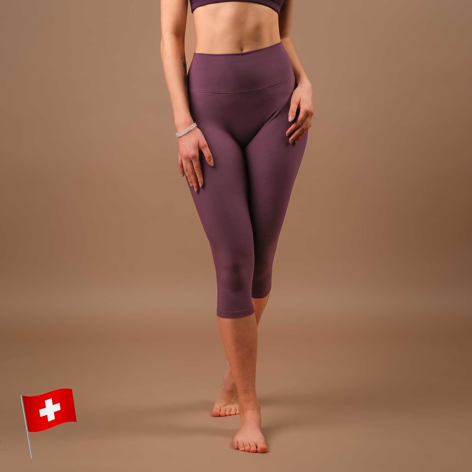 Yoga Capri Leggings Comoda prugna prodotta in modo sostenibile in Svizzera