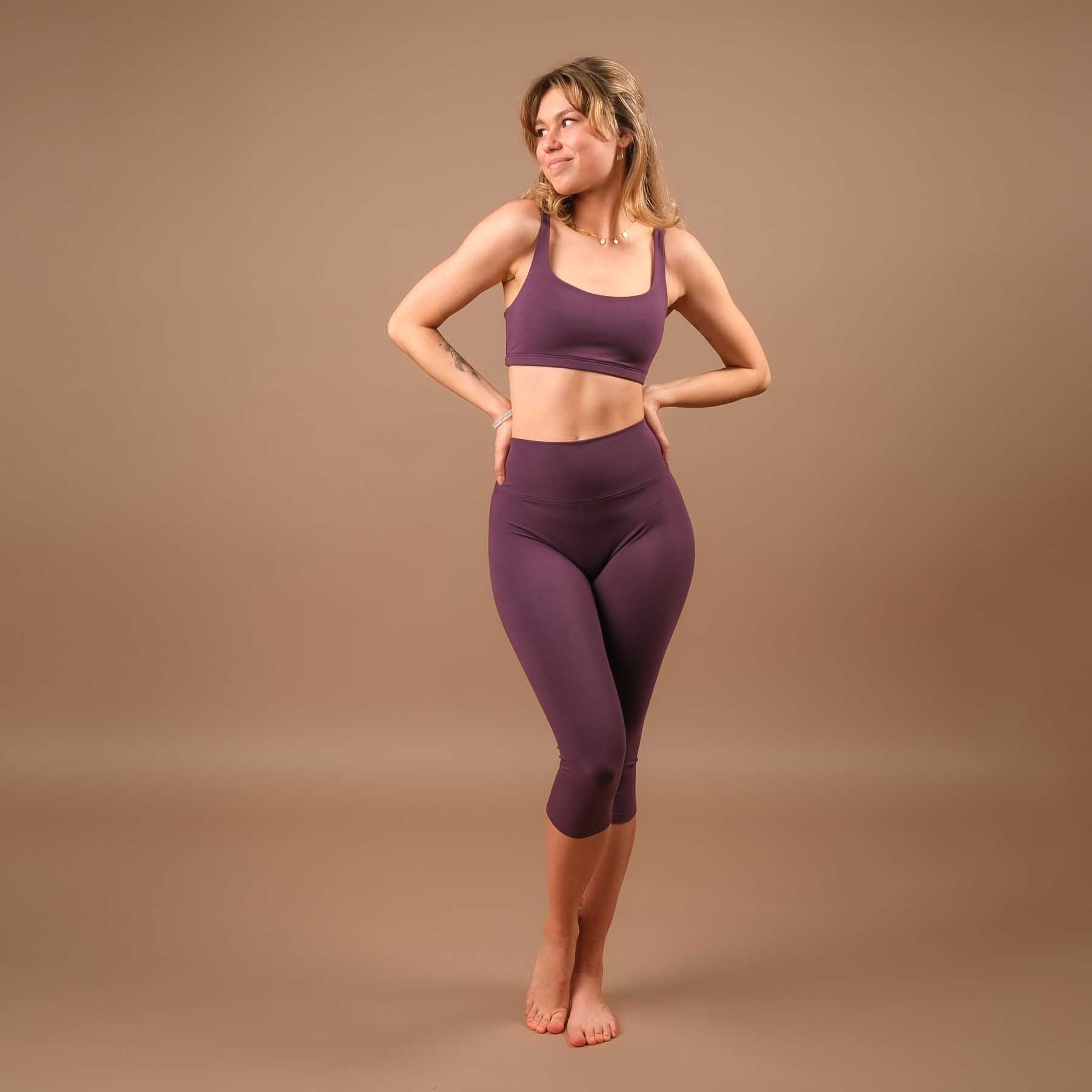 Yoga Capri Leggings Comoda prugna prodotta in modo sostenibile in Svizzera