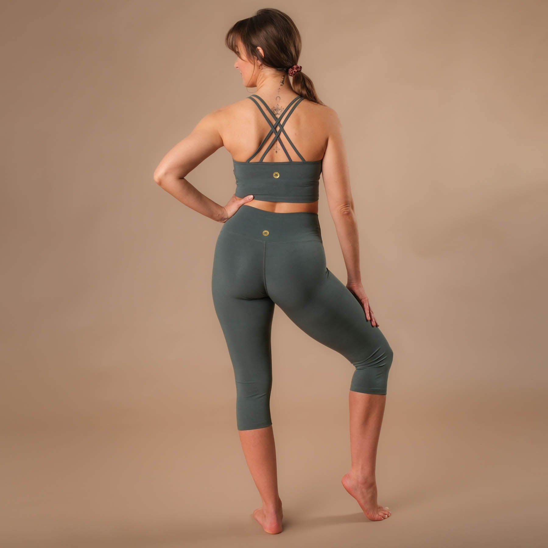 Yoga Capri Leggings Comodi smeraldi prodotti in modo sostenibile in Svizzera