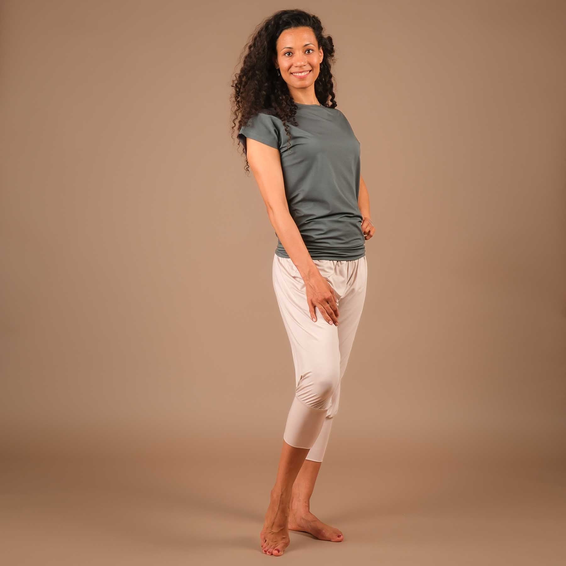 Camicia da yoga Comfy a manica corta, realizzata in modo sostenibile in Svizzera, smeraldo