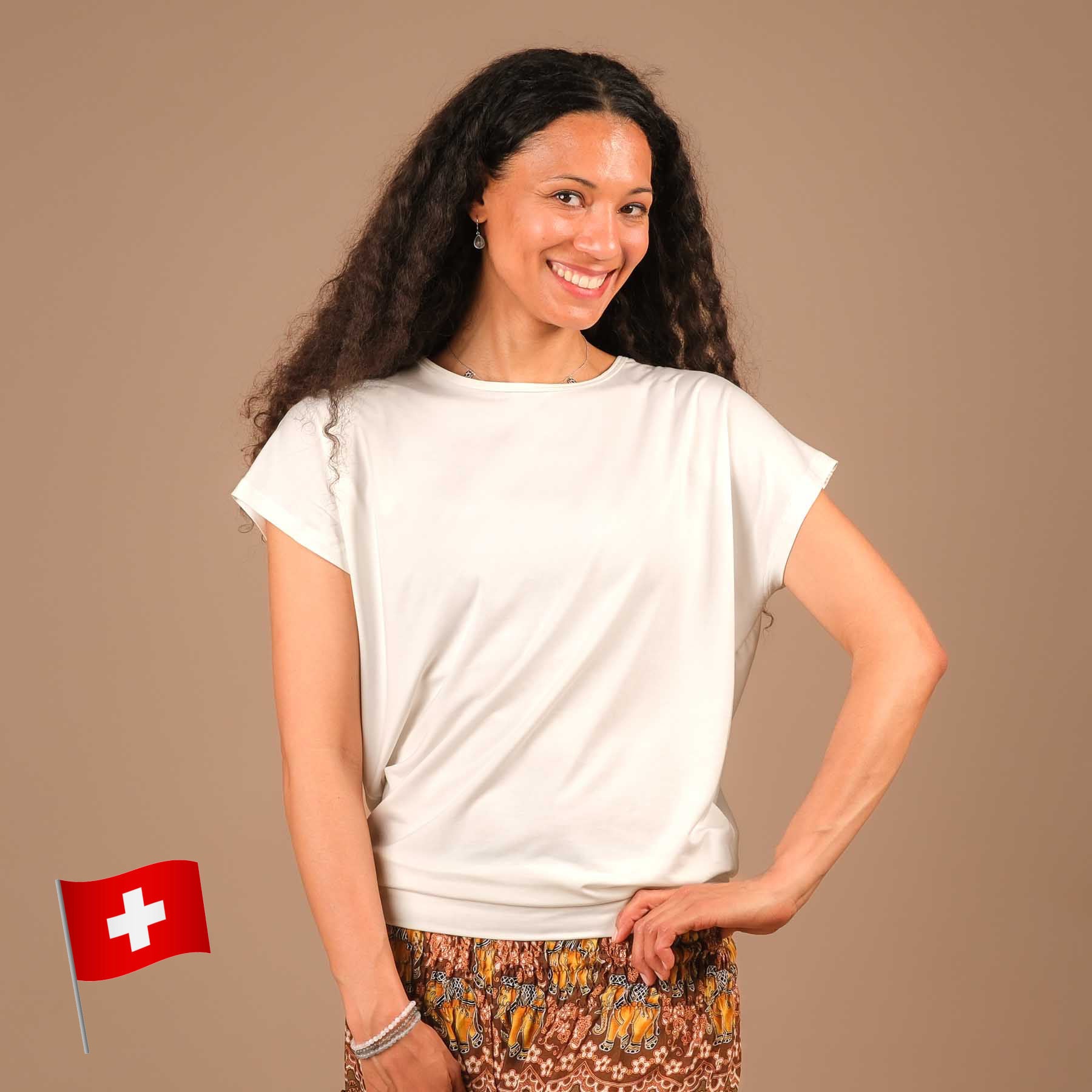 Camicia da yoga Comfy a manica corta made in Switzerland sostenibile bianco