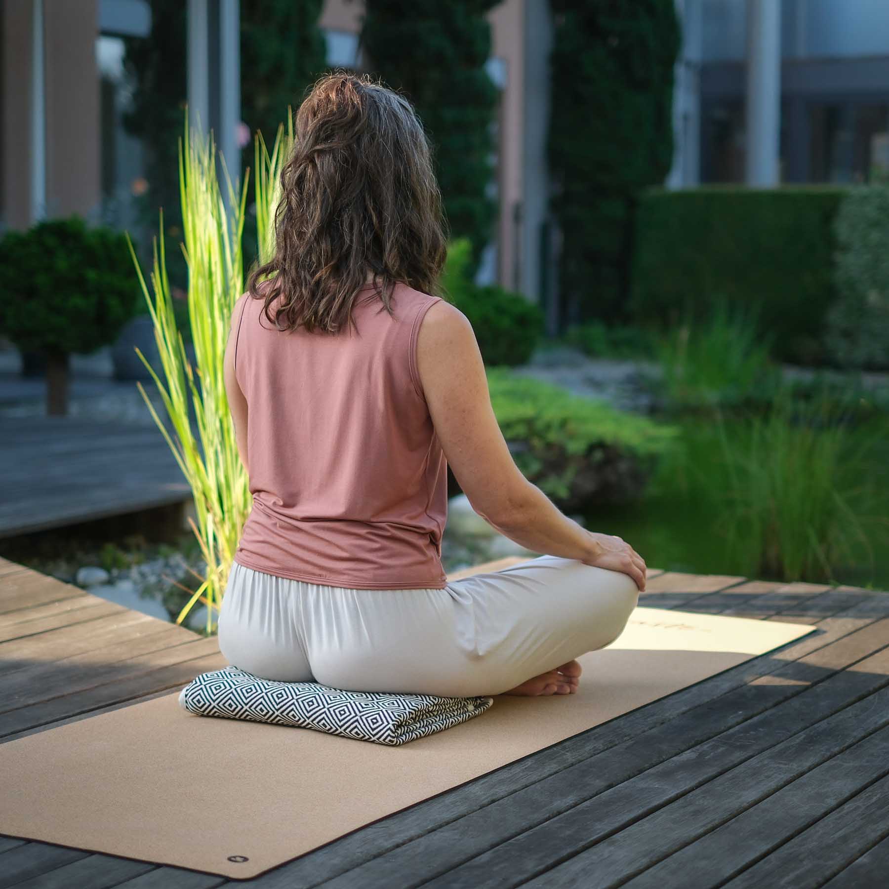 Coperta da yoga in cotone organico nero