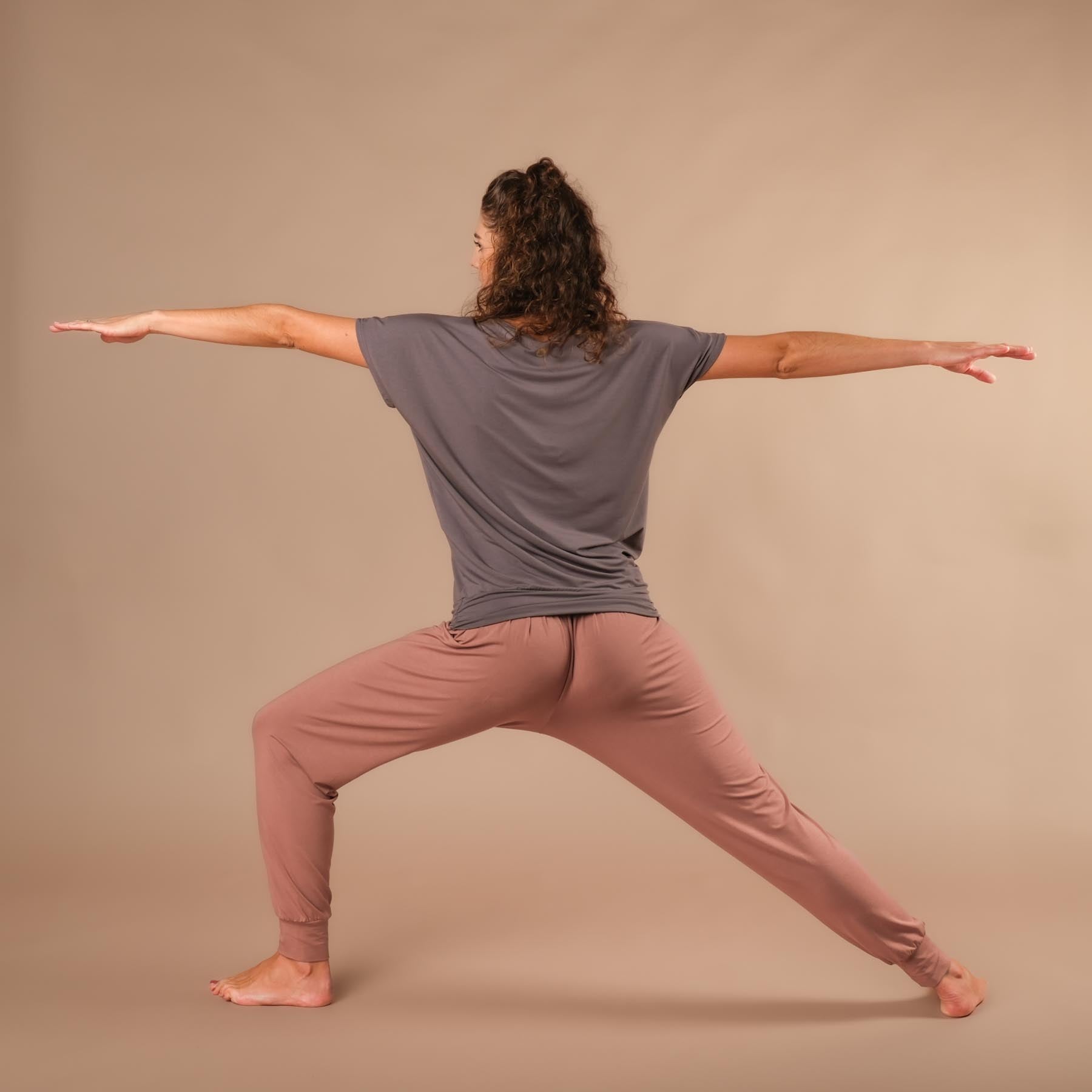 Pantaloni da yoga lunghi Taj Mahal, realizzati in modo sostenibile in Svizzera, colore terracotta