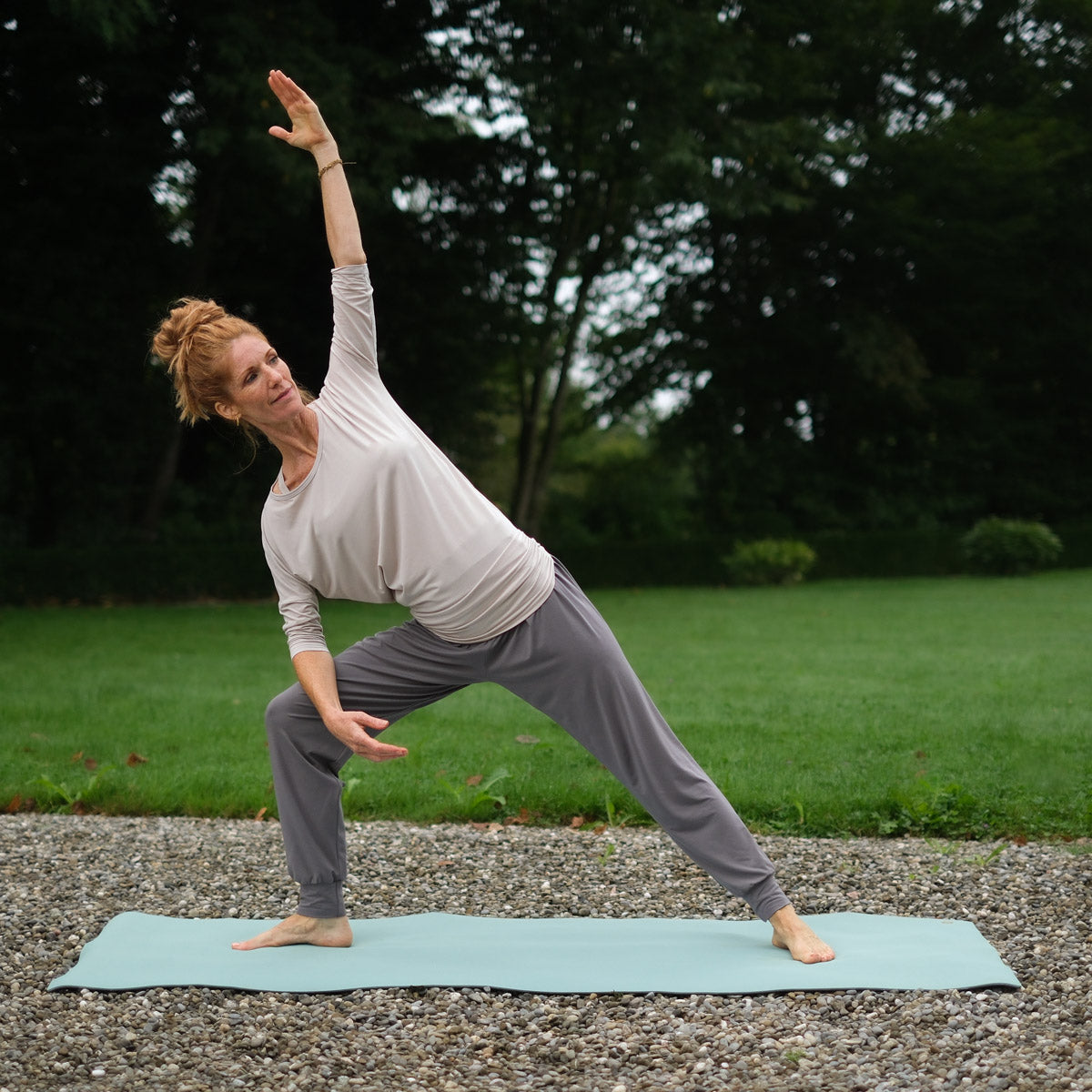 Pantaloni da yoga lunghi Taj Mahal, realizzati in modo sostenibile in Svizzera, colore grigio acciaio