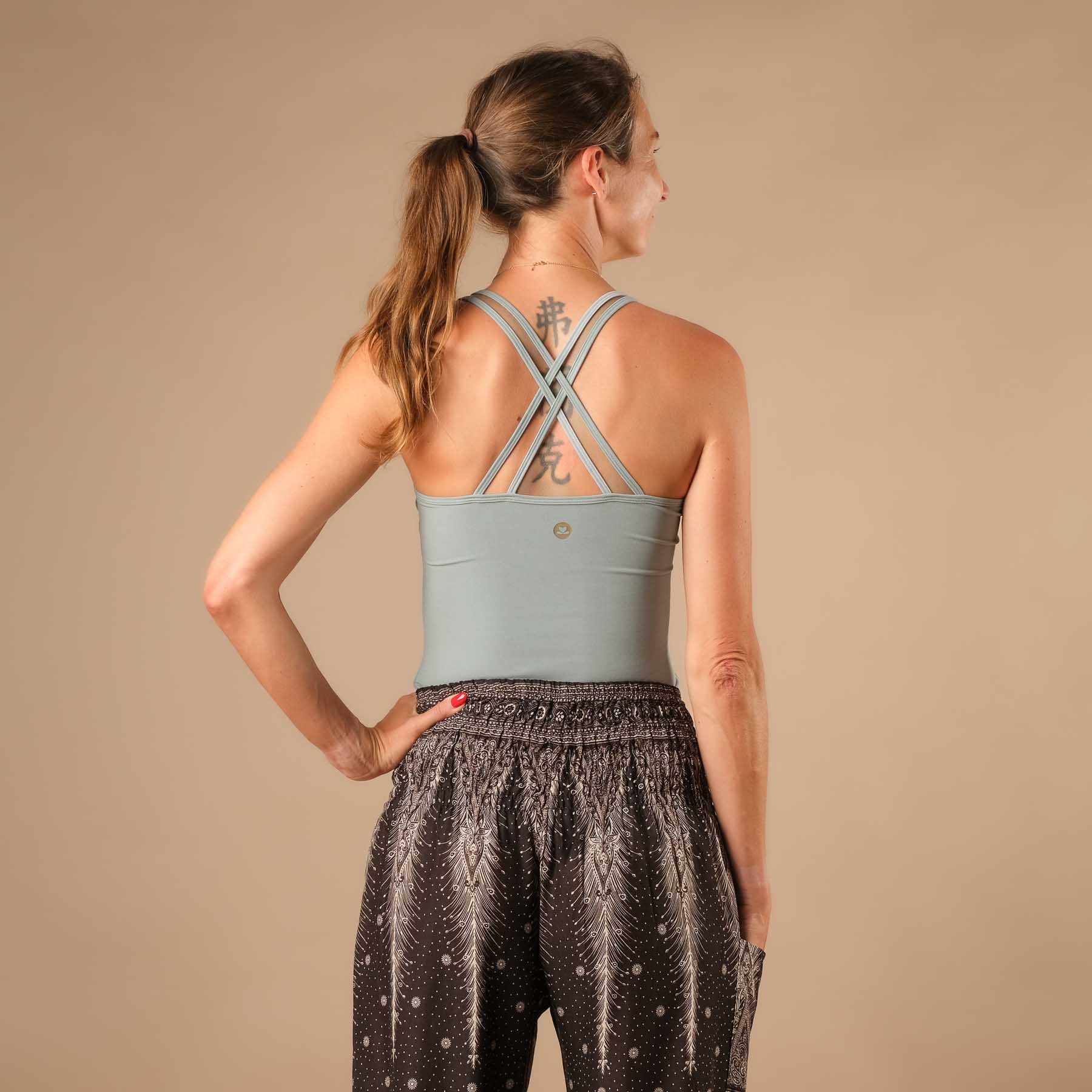 Canotta Yoga Joy lunga made in Switzerland verde acqua