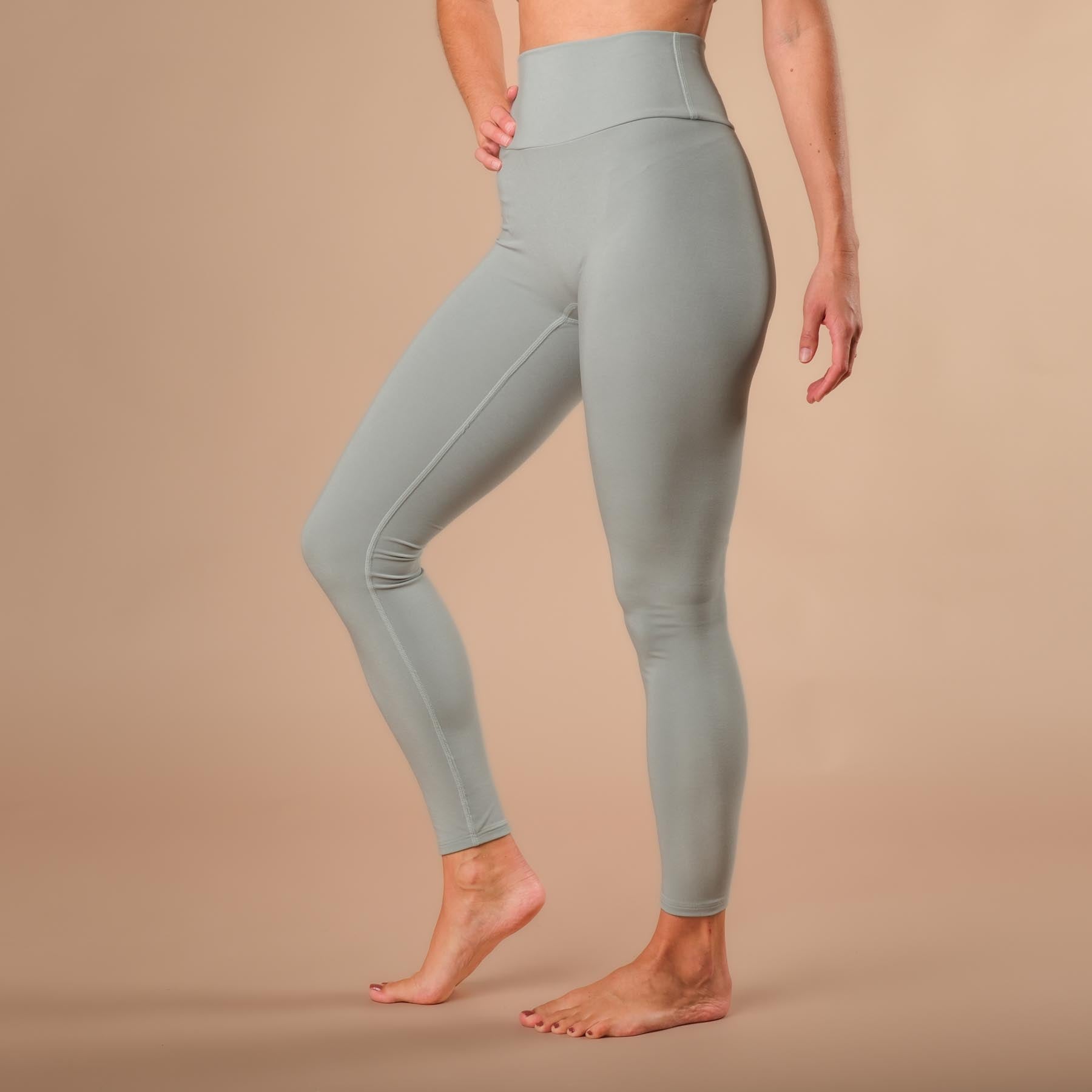 Leggings da yoga sostenibili Comodi e morbidissimi, prodotti in Svizzera green-water