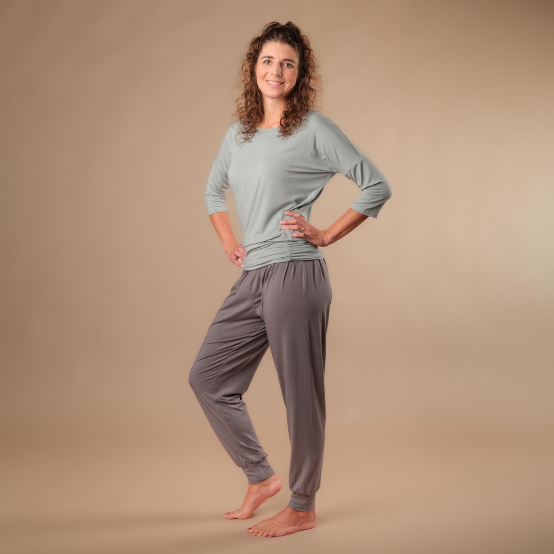 Pantaloni da yoga lunghi Taj Mahal, realizzati in modo sostenibile in Svizzera, colore grigio acciaio