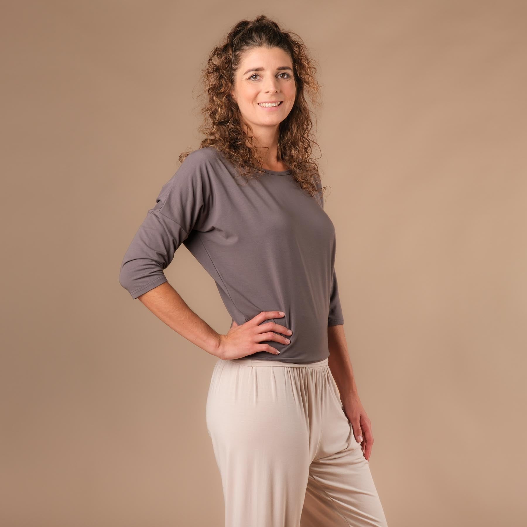 Yoga Shirt Comfy manica 3/4, made in Switzerland, tessuto morbidissimo, grigio acciaio