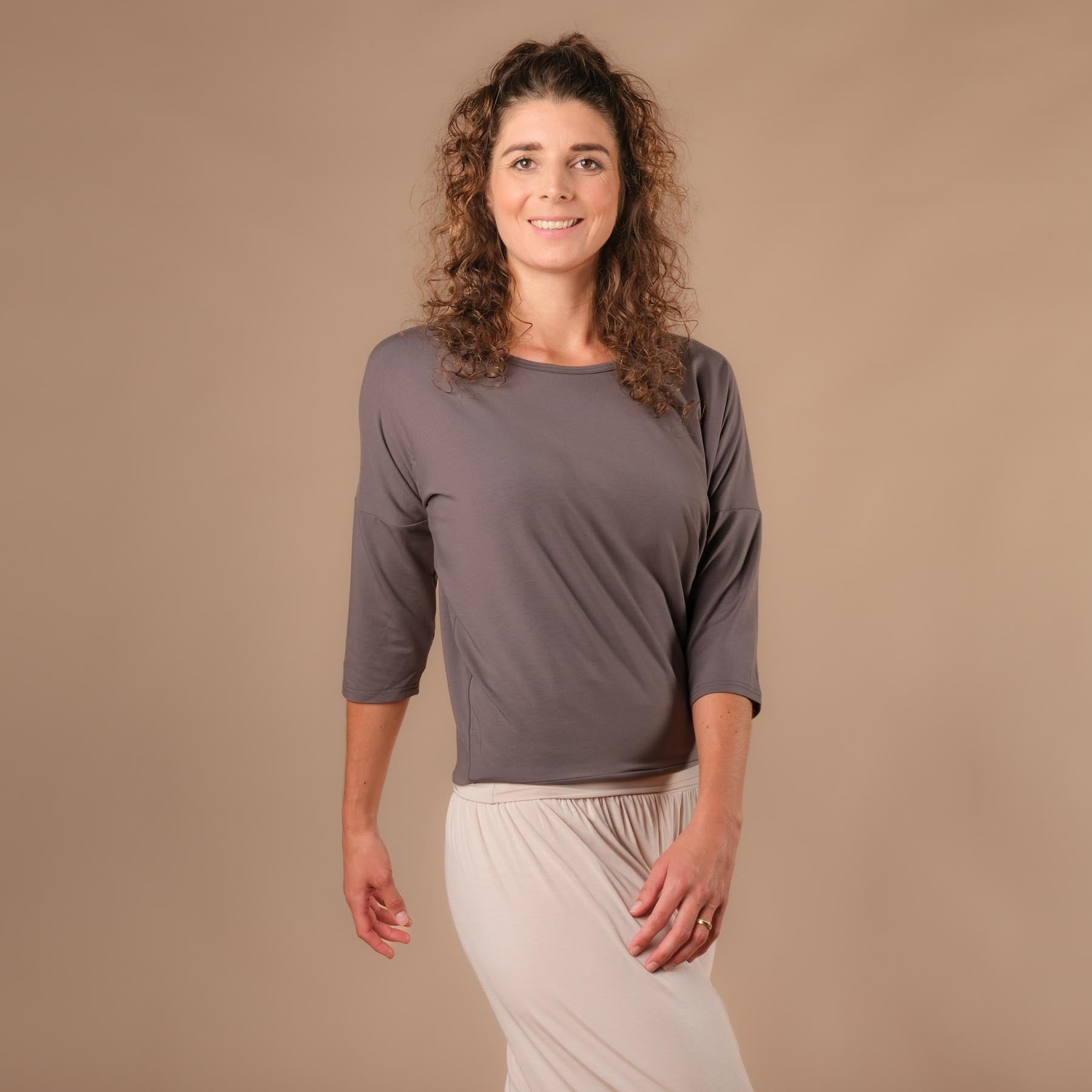 Yoga Shirt Comfy manica 3/4, made in Switzerland, tessuto morbidissimo, grigio acciaio