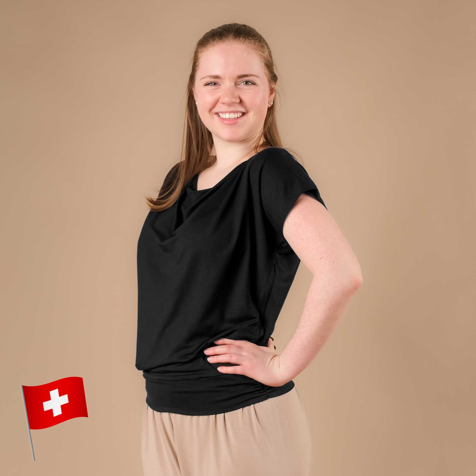 Camicia yoga a cascata nera, tessuto sostenibile, super confortevole, cucita in Svizzera