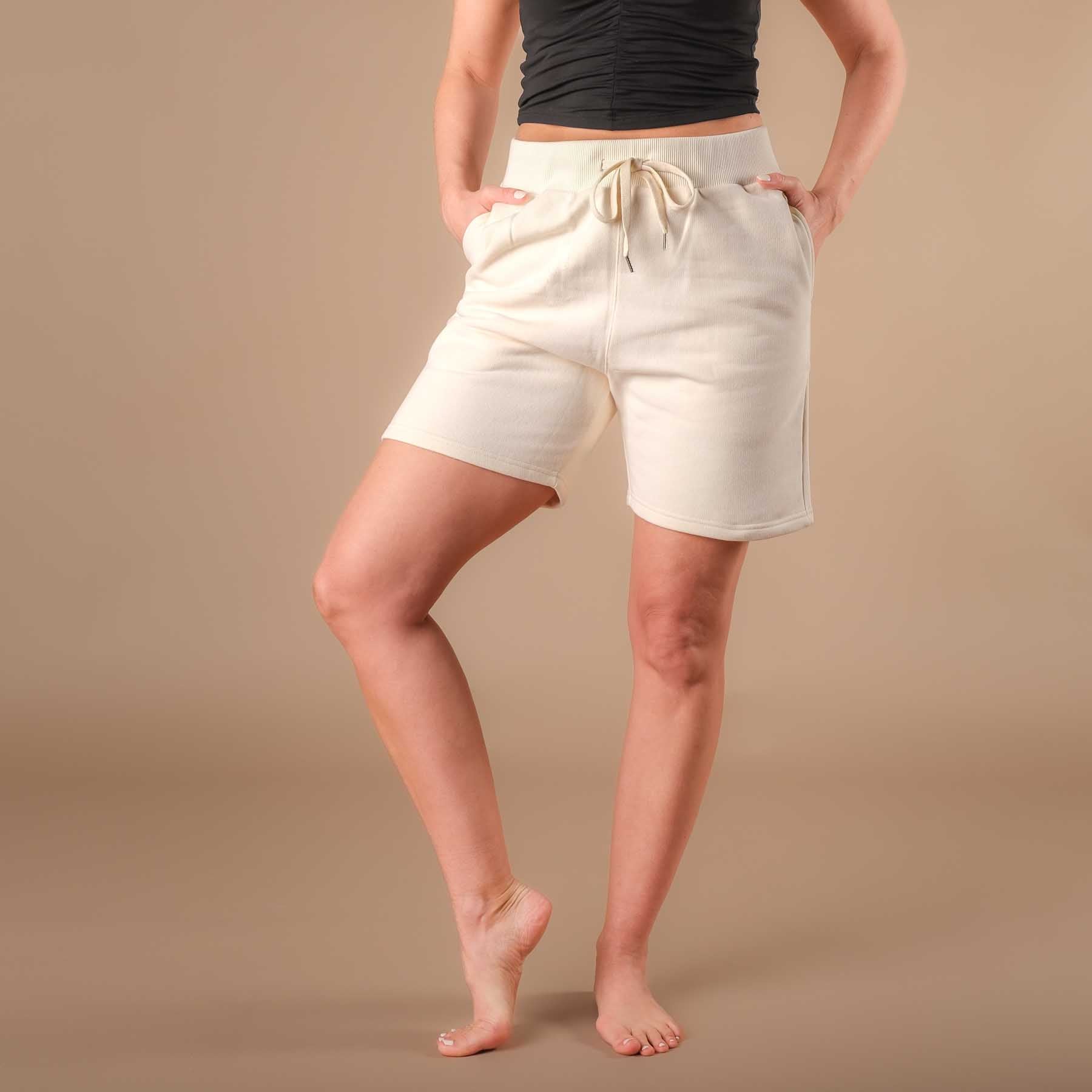 Pantaloncini da yoga da donna in cotone ecru