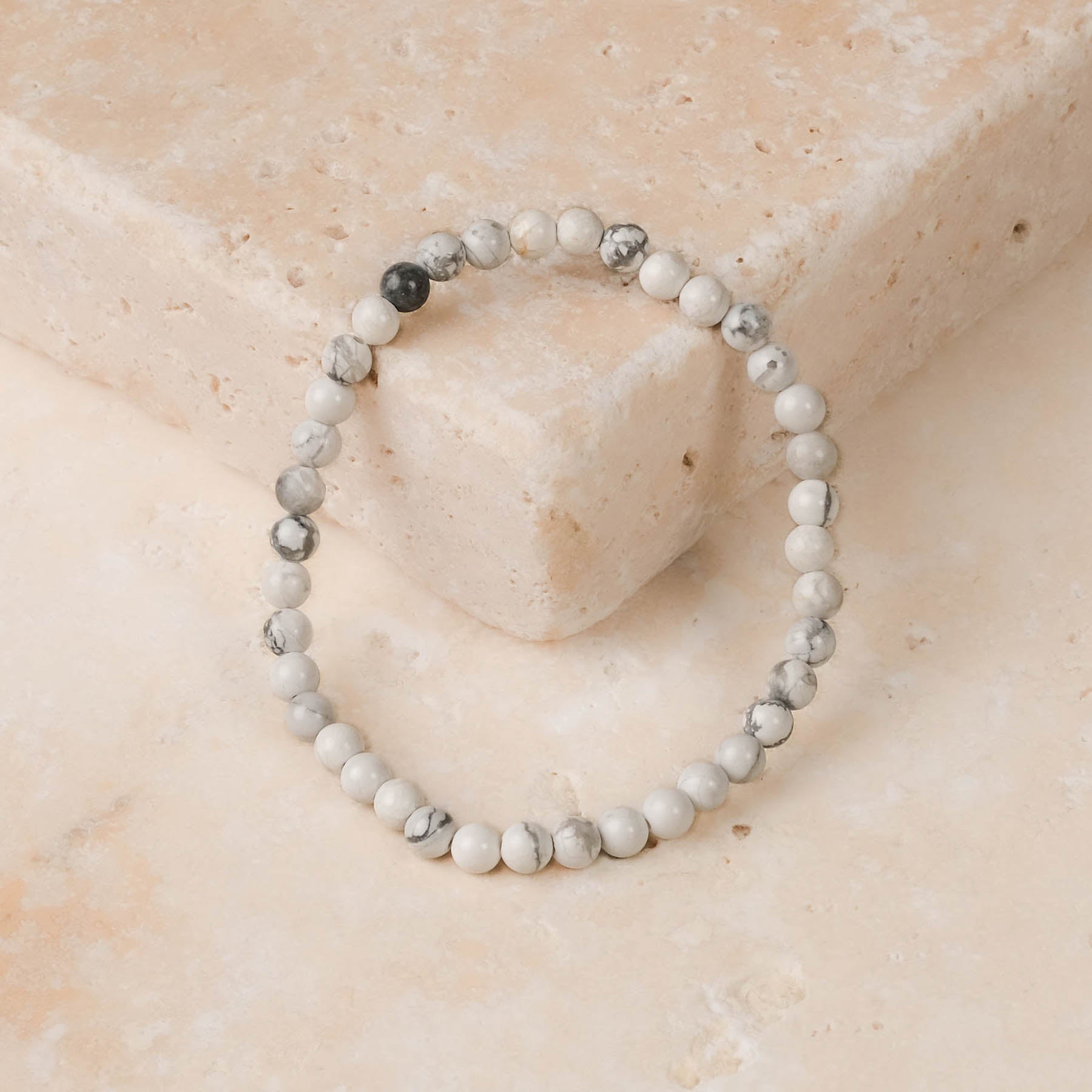 Bracciale di gemme Howlite 4 mm