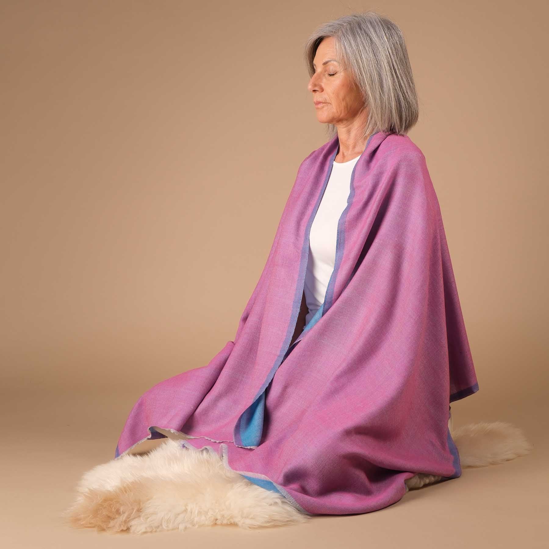 Sciarpa scialle da meditazione in lana fine blu rosa doppio