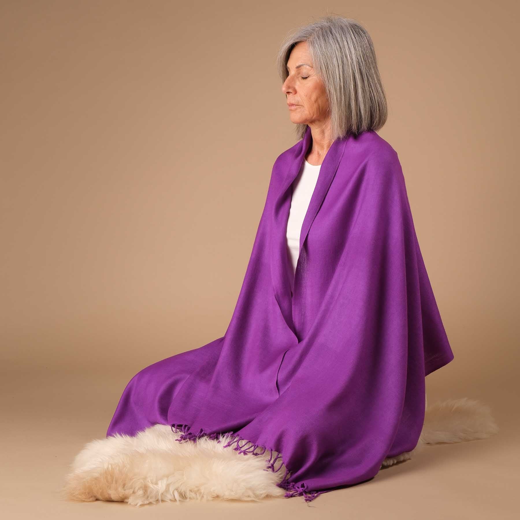 Sciarpa da meditazione in lana merino viola
