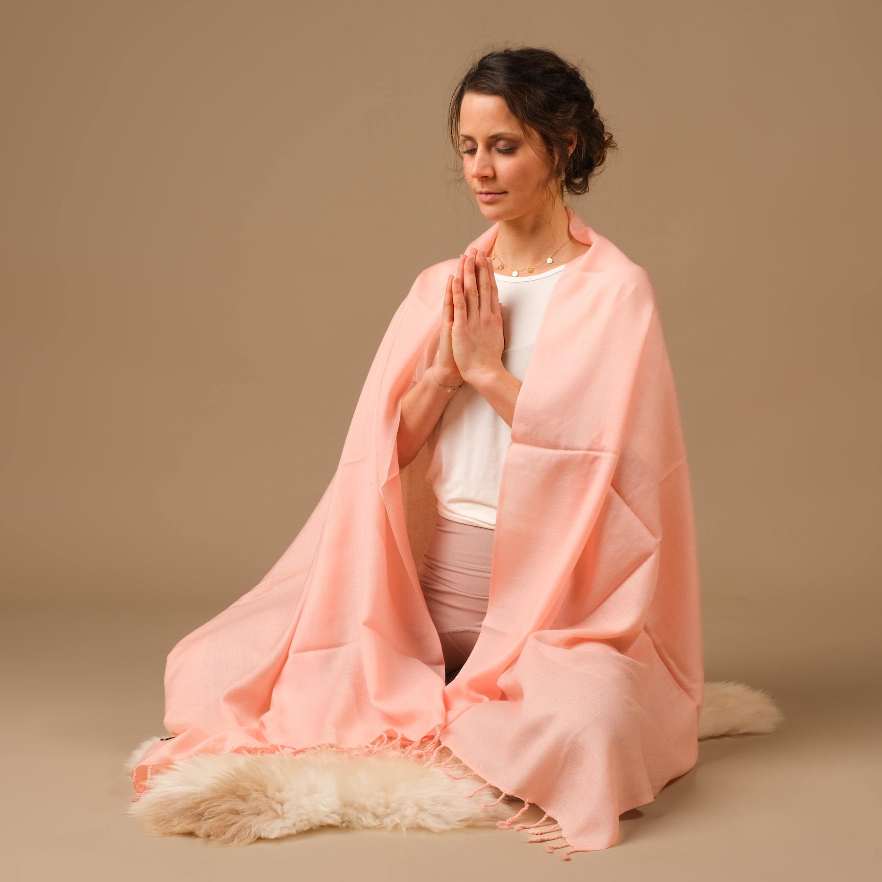 Sciarpa da meditazione in lana rosé