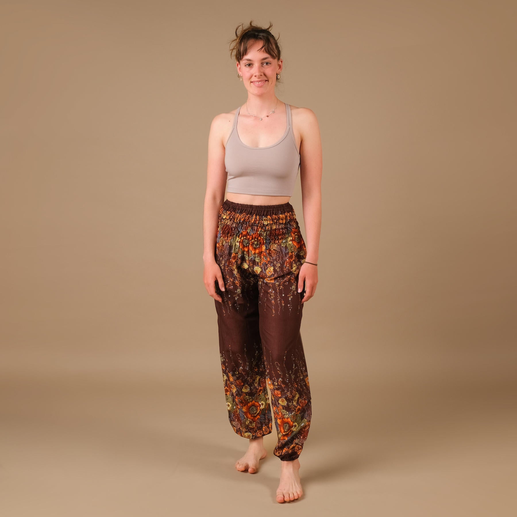 Abiti da yoga Crop Top Joy mocca realizzati in tessuto sostenibile e prodotti in Svizzera