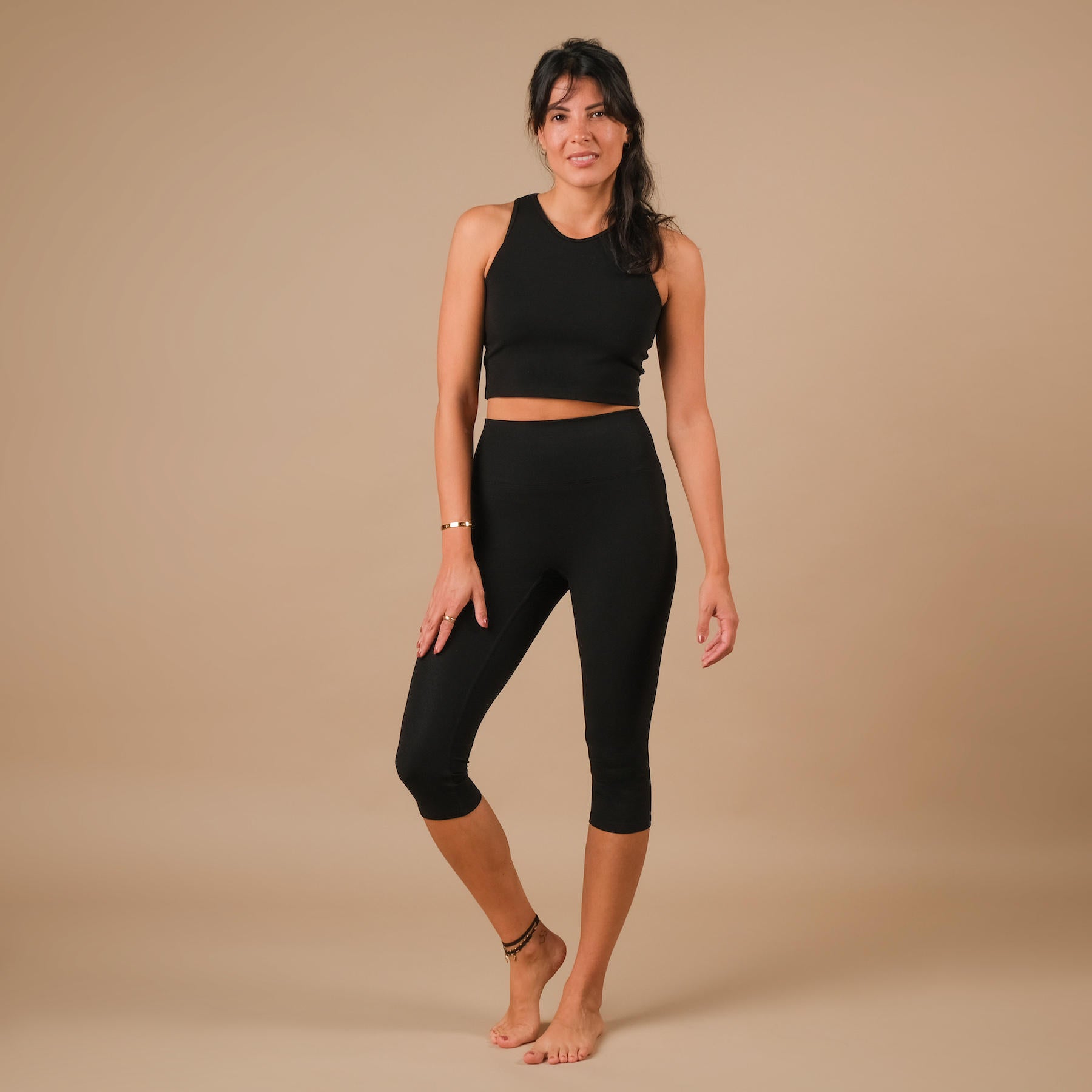 Yoga Crop Top Daniela nero made in Switzerland