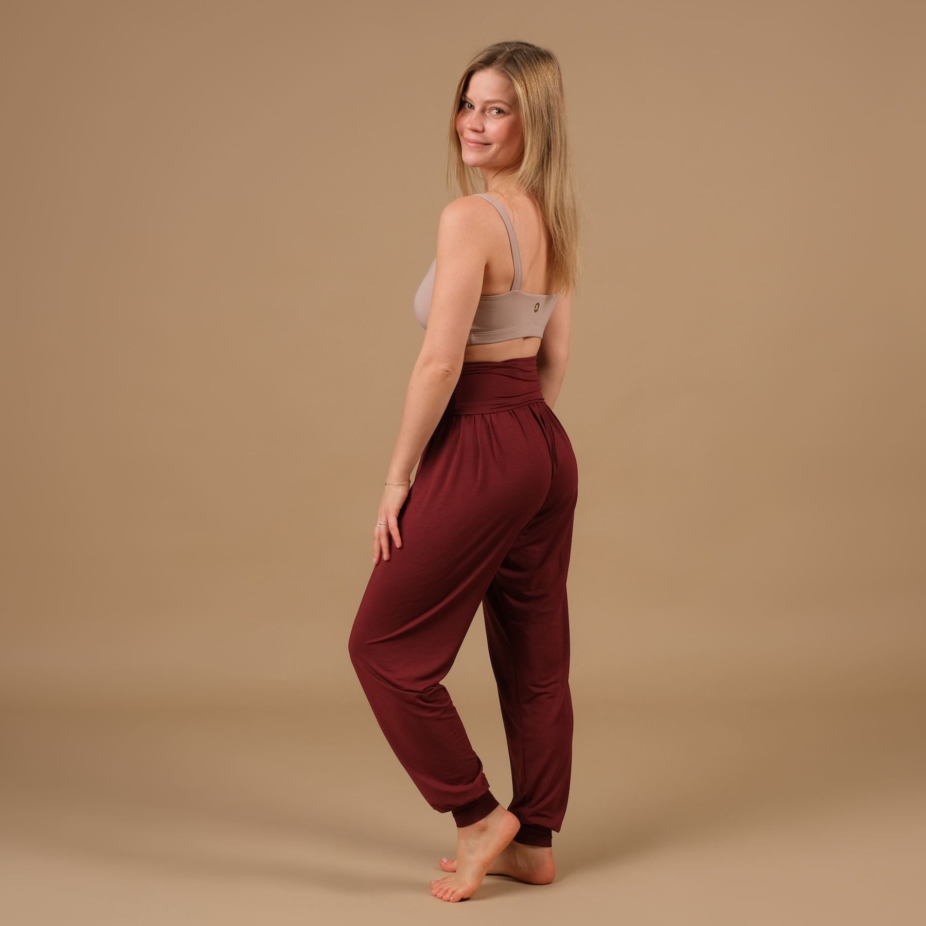 Pantaloni da yoga Taj Mahal lunghi realizzati in modo sostenibile in Svizzera rosso bordeaux