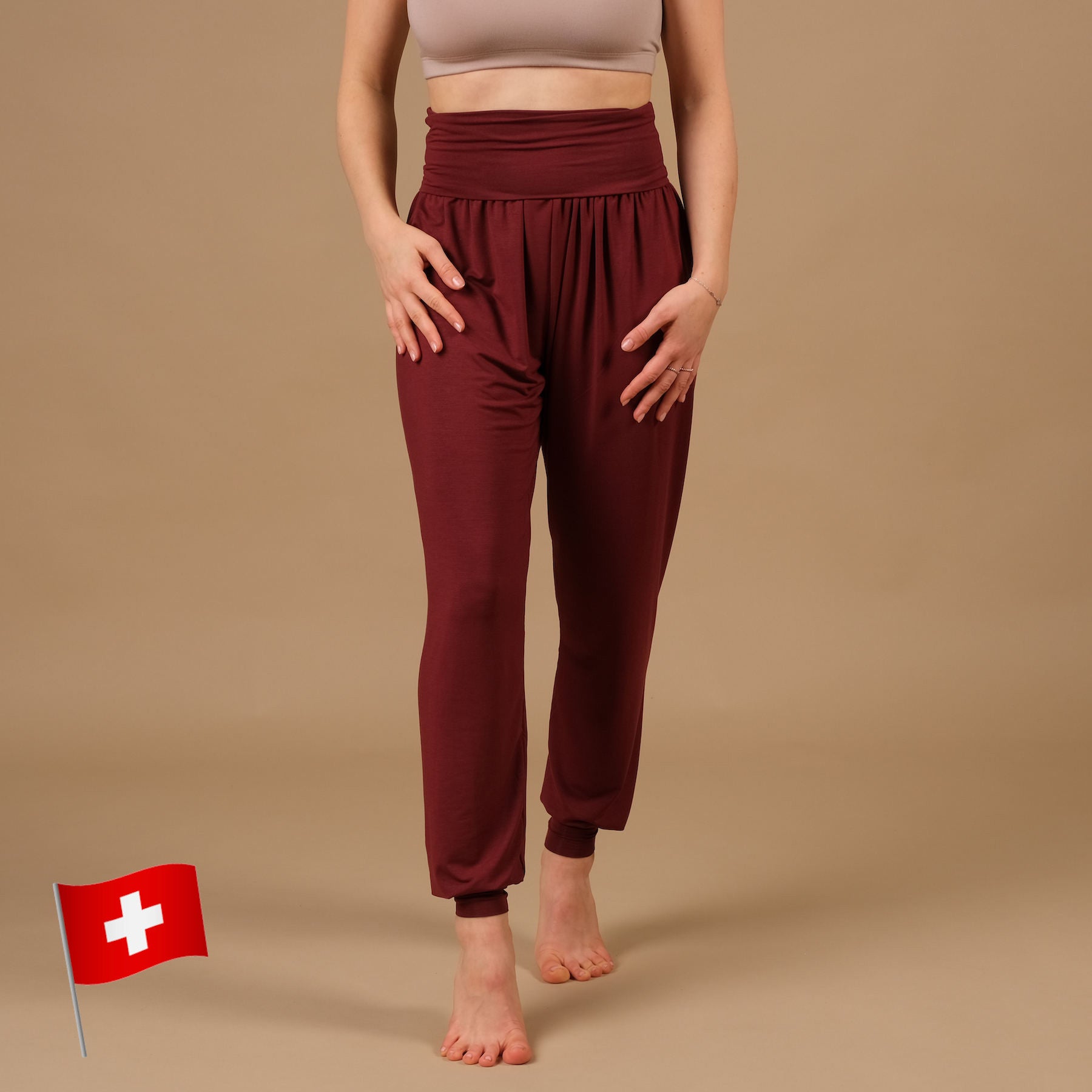 Pantaloni da yoga Taj Mahal lunghi realizzati in modo sostenibile in Svizzera rosso bordeaux