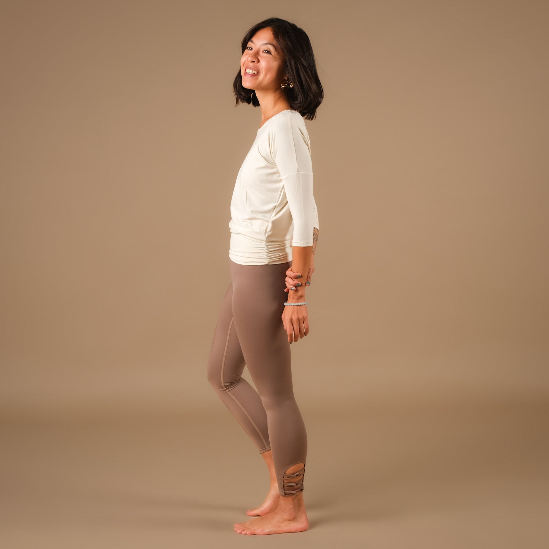 Camicia da yoga Comoda manica 3/4, made in Switzerland, tessuto morbidissimo, ecrù